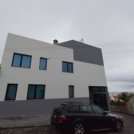 Home At Azores - Sunrise Apartment ปอนตาเดลกาดา ภายนอก รูปภาพ