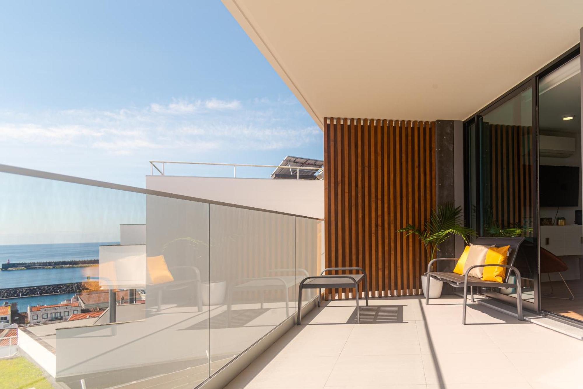 Home At Azores - Sunrise Apartment ปอนตาเดลกาดา ภายนอก รูปภาพ