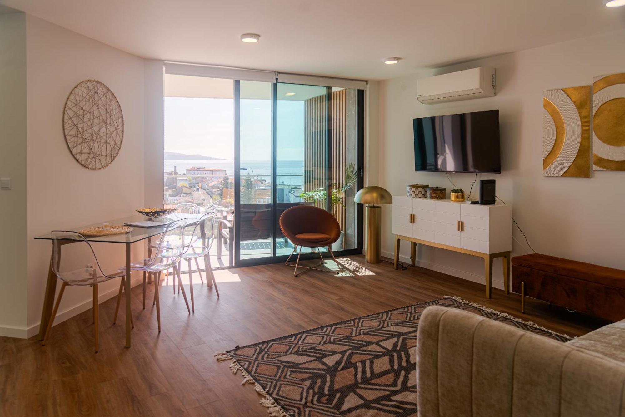 Home At Azores - Sunrise Apartment ปอนตาเดลกาดา ภายนอก รูปภาพ
