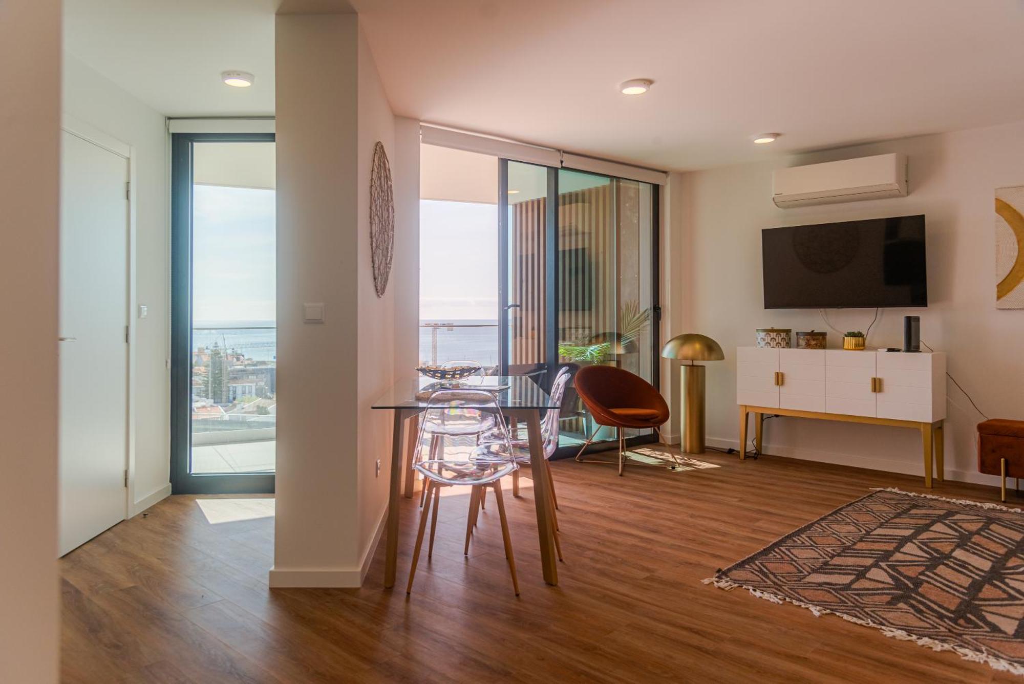 Home At Azores - Sunrise Apartment ปอนตาเดลกาดา ภายนอก รูปภาพ